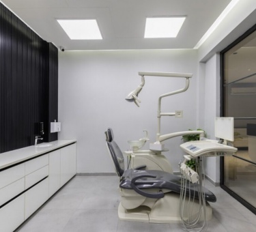 اتاق درمان (یونیت): استانداردهای فنی، نور و تجهیزات